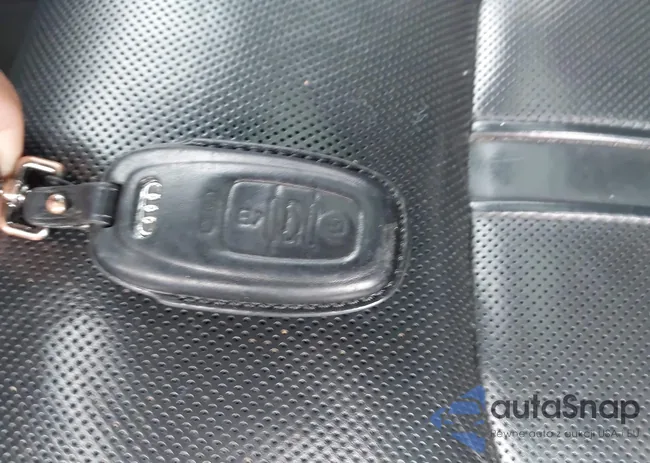 WAU2FAFC5HN106910: 43924497