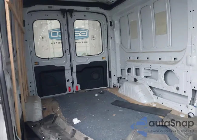 1FTYR2CM4GKA43564: 43924630