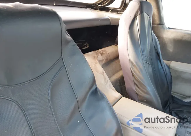 JN1RZ27D3RX010546: 43924759