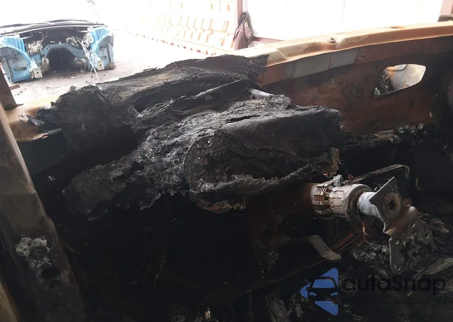 1C4SDJCT3FC923556: 43925929