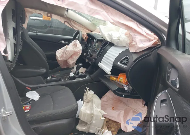 1G1BE5SM7J7196608: 43926110