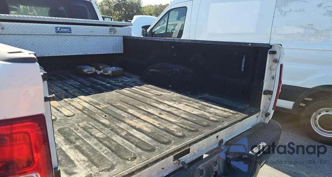 3C6UR5HJ6KG726713: 43926147