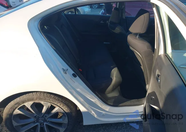 1HGCR2F51DA179829: 43926317