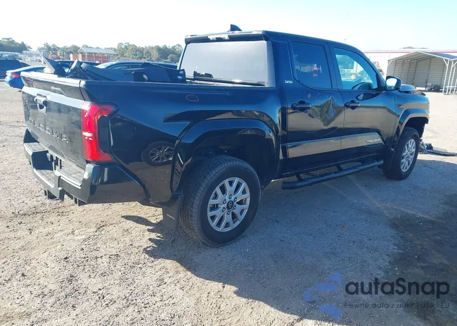 3TYLB5JN4RT033418: 43925619