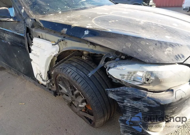 WBAFR7C52CC808690: 43925714