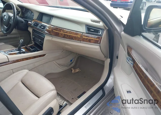 WBAYE8C51DD134120: 43925772