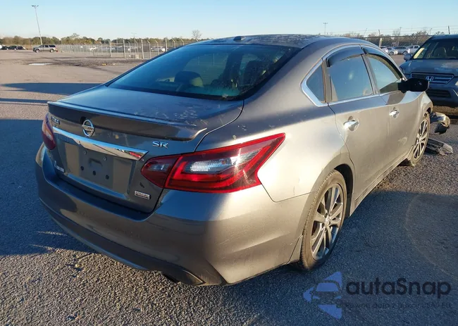 1N4AL3AP0JC244679: 43926479