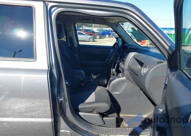 1C4NJRBB9CD584286: 43927873