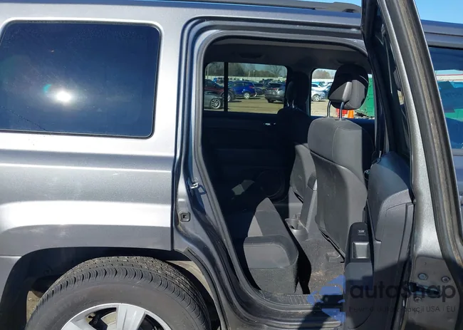 1C4NJRBB9CD584286: 43927873