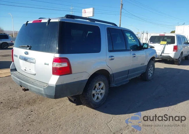 1FMJU1G55EEF52728: 43928272