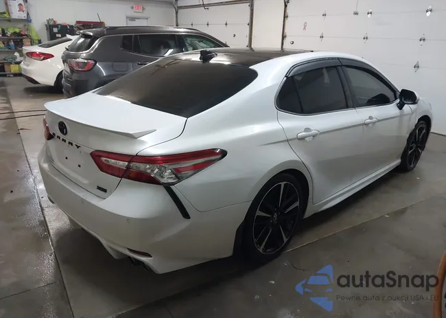 4T1B61HK0JU002047: 43928351