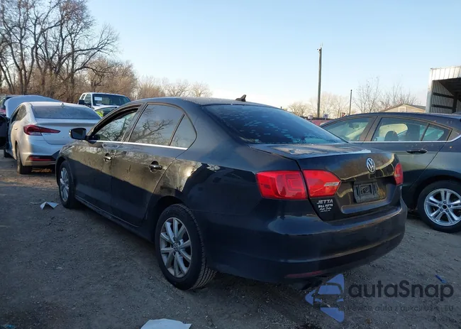 3VWD07AJ3EM304071: 43928354