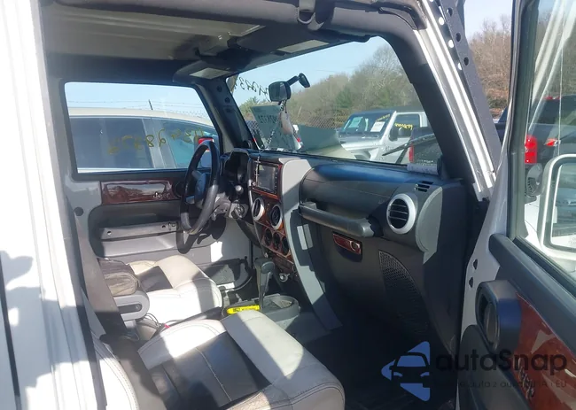 1J4BA5H12AL183718: 43928372