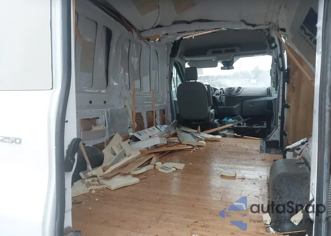 1FTYR2CMXJKB03550: 43927591