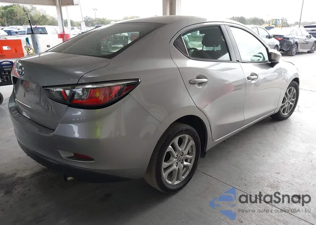 3MYDLBZV4GY134479: 43928803