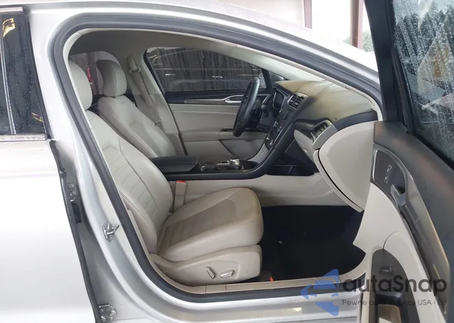 3FA6P0HD1JR227105: 43928892