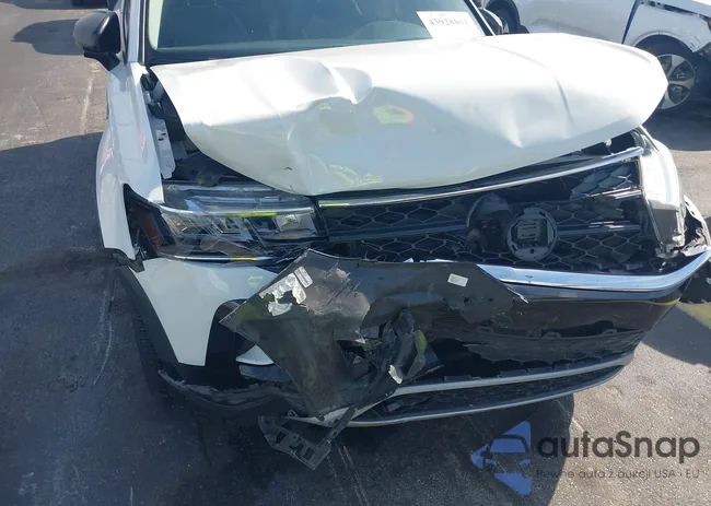 3VV5X7B22RM090840: 43928893