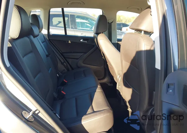 WVGAV7AX9HK027672: 43929043