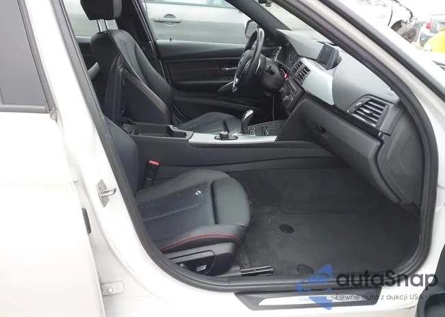 WBA3C1C50DF434985: 43929356