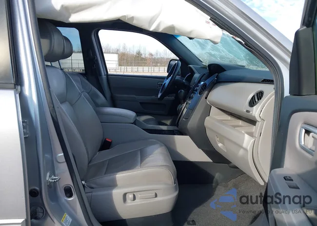 5FNYF4H59CB037448: 43929358