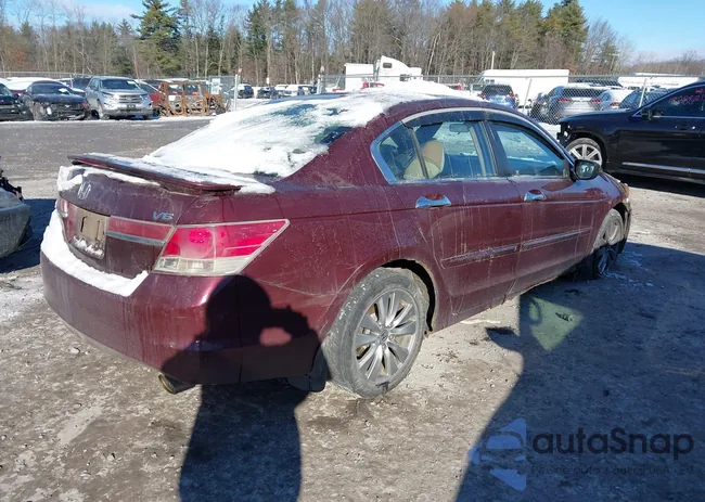 1HGCP3F70BA022027: 43929852