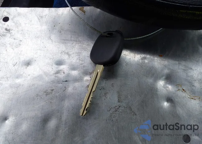 2T1BURHE0HC806097: 43930063