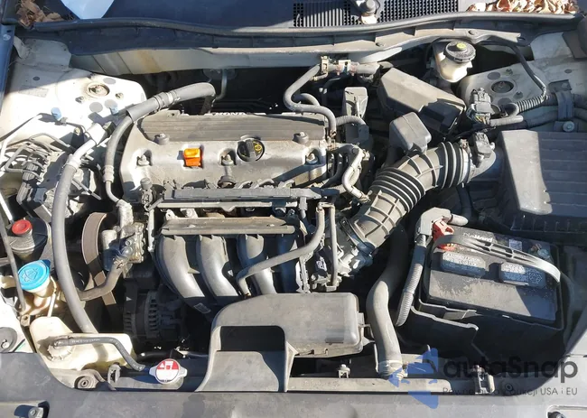 1HGCP2F37BA052603: 43929768