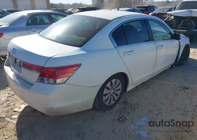 1HGCP2F37BA052603: 43929768