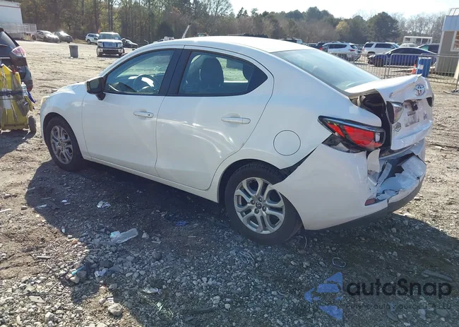 3MYDLBYV4HY158140: 43930869