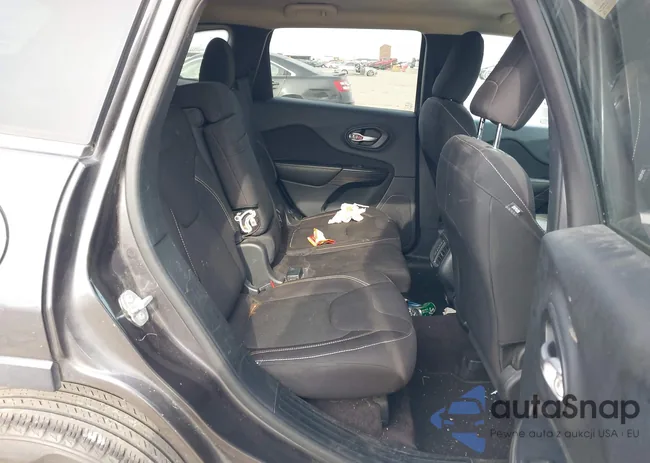 1C4PJLCB5GW338995: 43931289