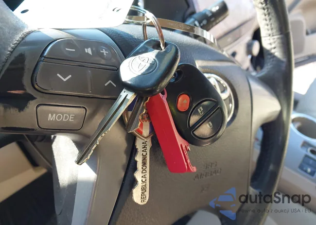 5TDBK3EH8AS022085: 43931306