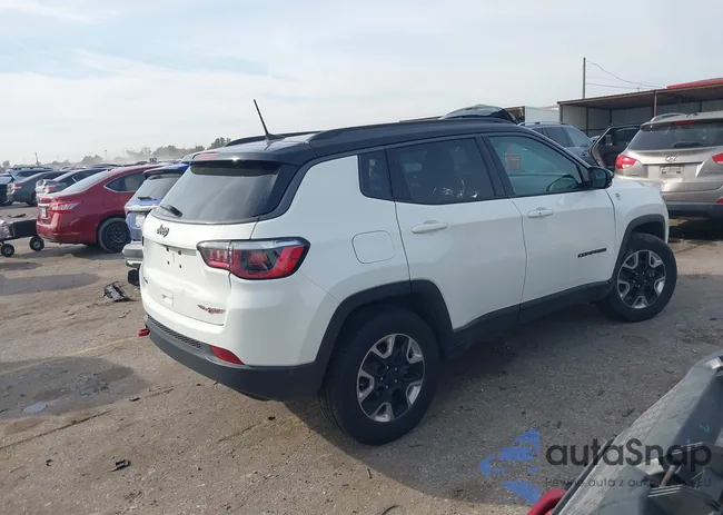 3C4NJDDB4JT404042: 43931820