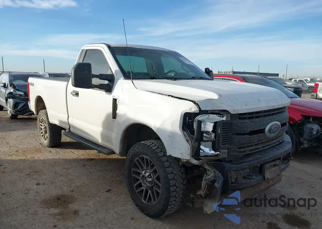 1FDBF2B68JEC12391: 43931915