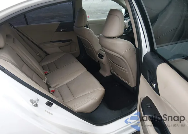 1HGCR2F88DA242273: 43932057