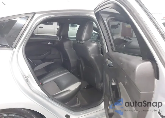 1FADP3L97DL363060: 43932236