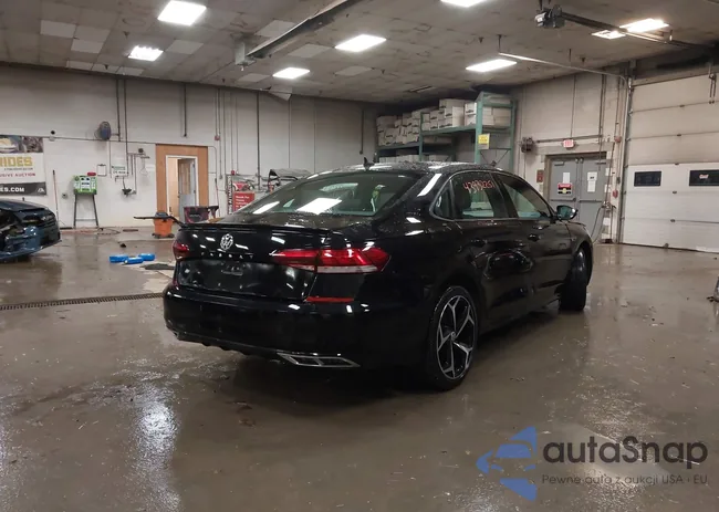 1VWMA7A33NC003882: 43932251