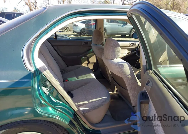 1HGEJ6677XL001652: 43931579