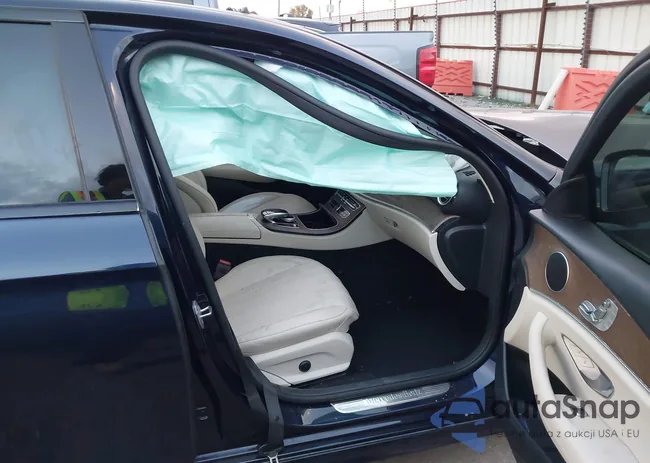 WDDZF4JB1JA311550: 43931732