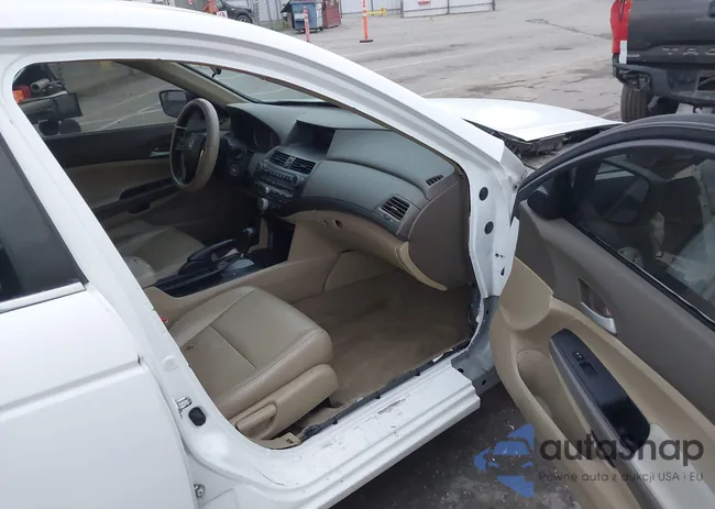 1HGCP2F36AA113518: 43932858