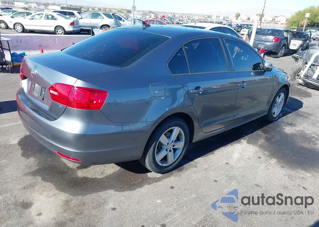 3VWLL7AJ0CM405939: 43933019