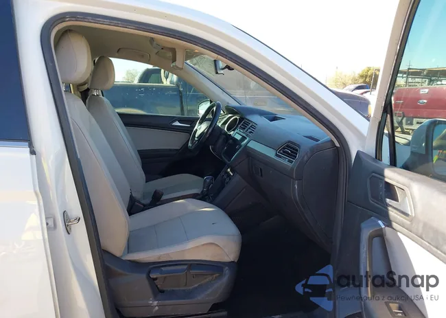 3VV3B7AX0KM034159: 43933291