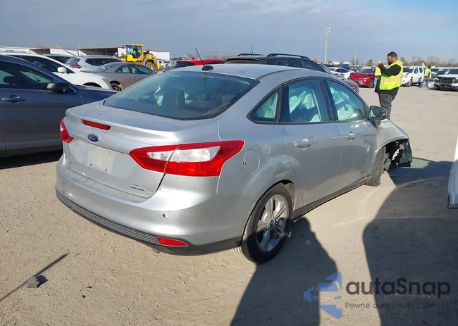 1FADP3F20EL217115: 43932381