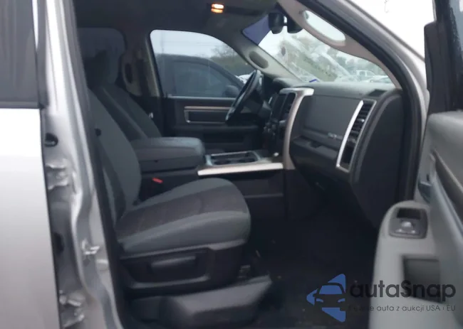 1C6RR6LT4JS333935: 43932393