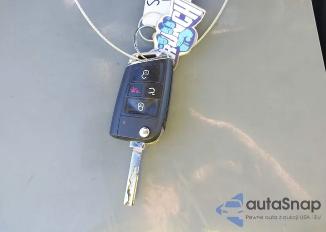 3VV3B7AX2JM033139: 43932445