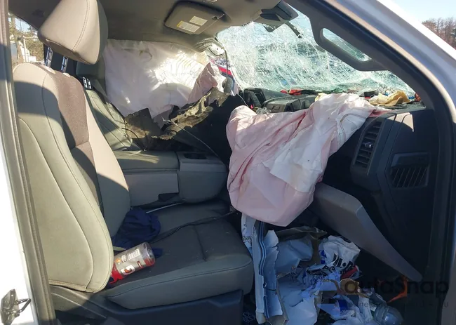 1FTMF1CP1KKD11166: 43932617