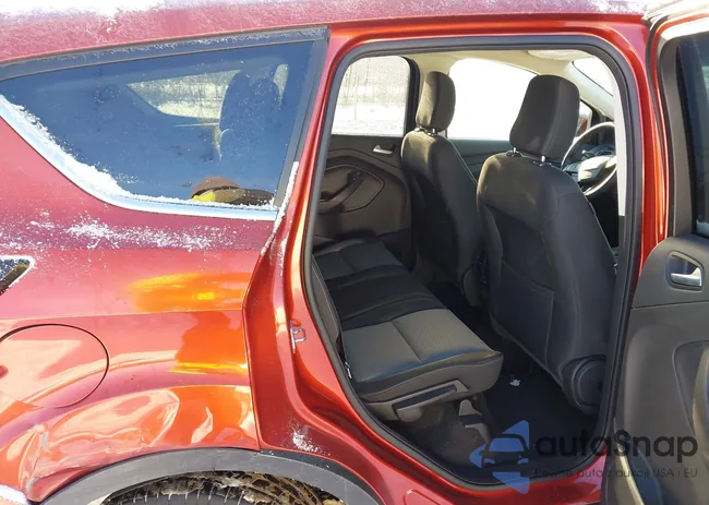 1FMCU9GD2KUC23887: 43934159