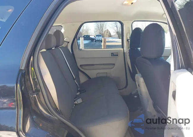 1FMCU9C78AKC90438: 43934181