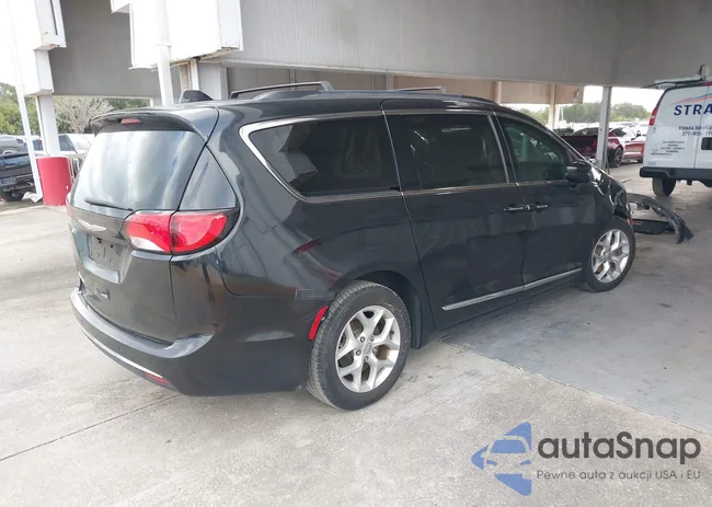 2C4RC1BG1HR748210: 43934228