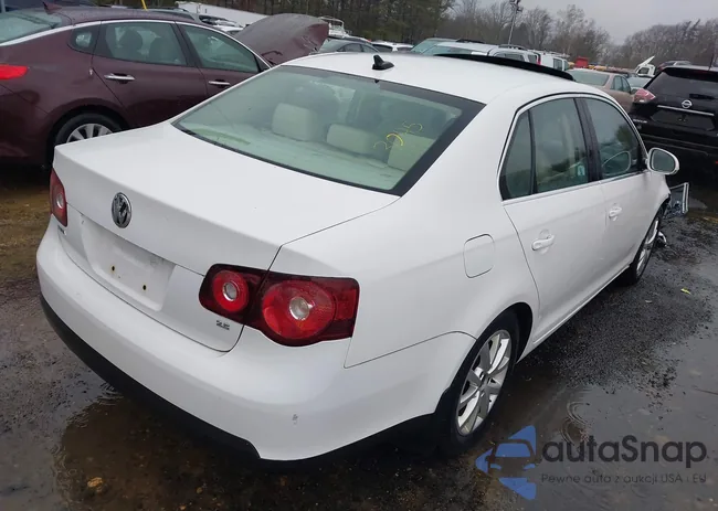 3VWRZ7AJ0AM064225: 43934325