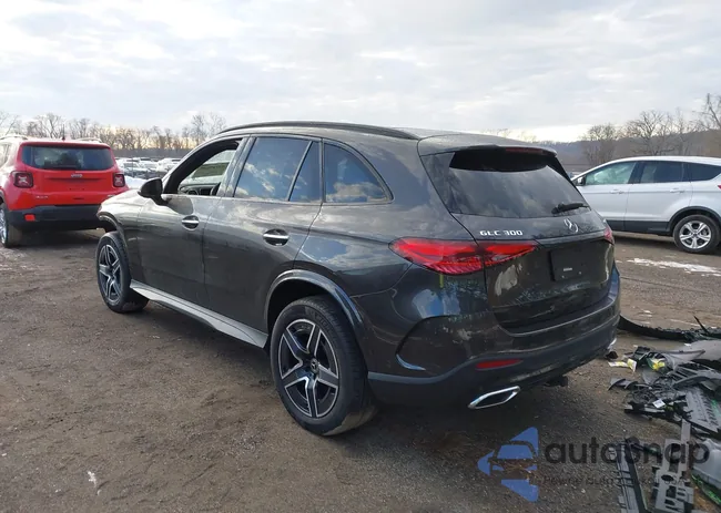 W1NKM4HB7RF130905: 43934329